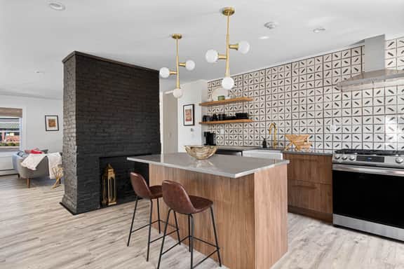 Warren 3BR Retreat: Sauna/Hot Tub | Walk to Dining