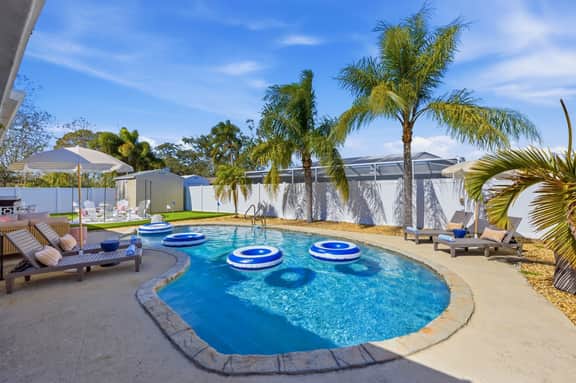 Good Times Getaway - Pool - Hot Tub - Theater Room