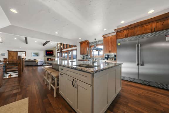 Lakefront Oasis • Private Dock & Pool • Sleeps 20