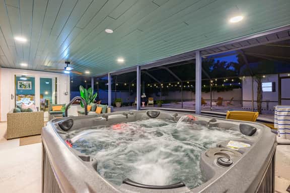 Poolside Oasis • Sleeps 8 • Game Room • Putt Putt