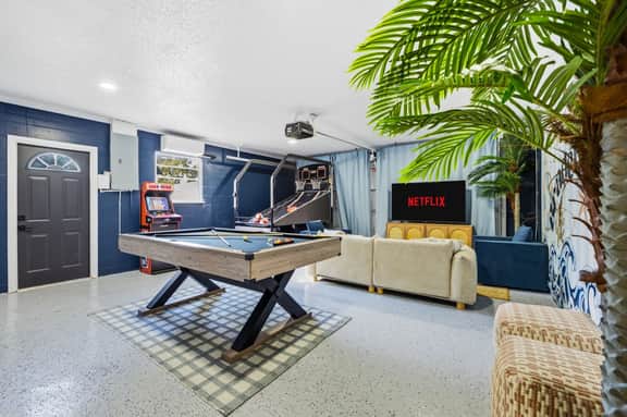 Breezy Livin' - Speakeasy - Pool - Spa - Game Room