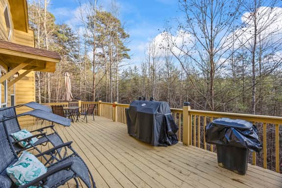 Cozy Cabin in Mountains | Firepit | Views | Games
