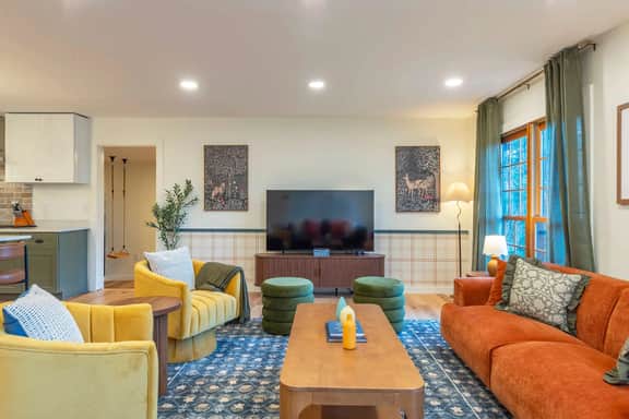 Expansive Deck  Sleeps 16  Hot Tub  Game Room