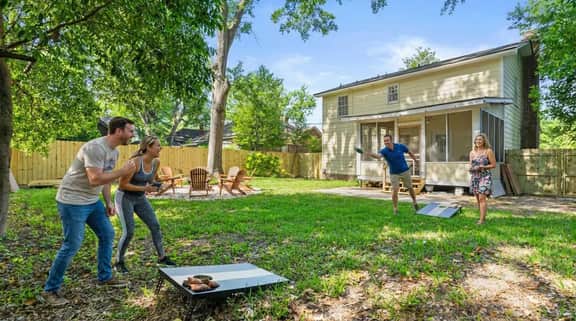 Near USC & Downtown • Fire Pit • Dog Friendly