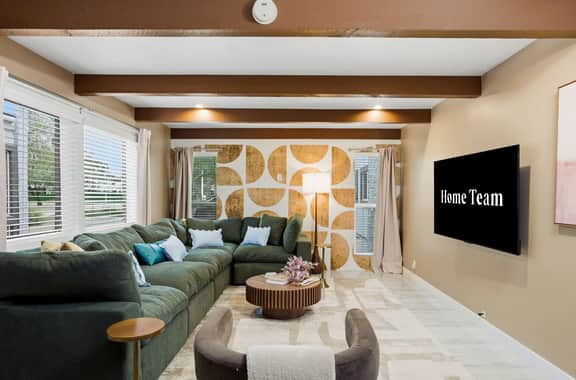 Fun-Filled Oasis • Pool, Pickleball, Games Galore