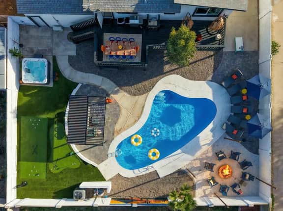 Piece of Paradise • Pool, Games, Fire Pit, Hot tub