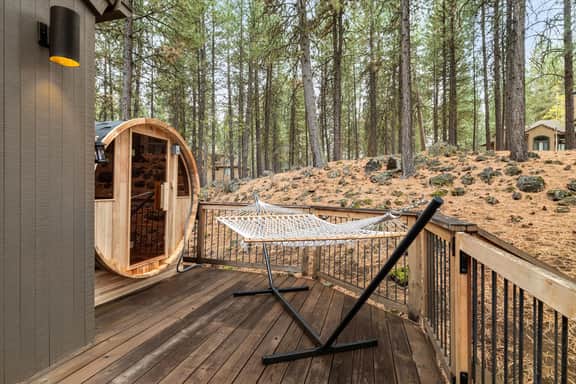 NEW/Black Butte Ranch/Sauna/Hot Tub/Kids Playroom