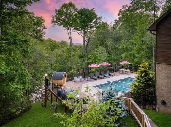 Heated Pool • Mtn Views • Sleeps 20 • Game Room