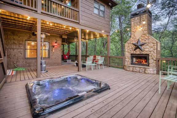 Heated Pool • Mtn Views • Sleeps 20 • Game Room