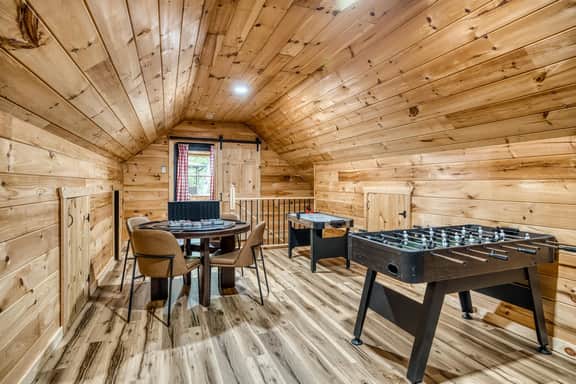 Heated Pool • Mtn Views • Sleeps 20 • Game Room