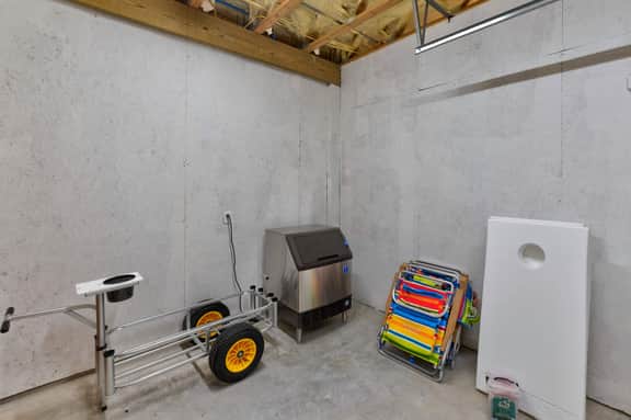 Glory Daze • Private Pool • Ice Maker • EV Charger