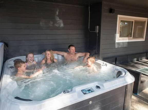 Family-Friendly Getaway • Hot Tub • View • EV Chrg