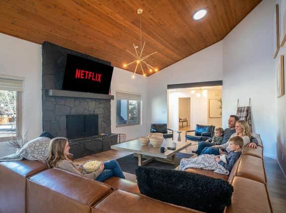 Family-Friendly Getaway • Hot Tub • View • EV Chrg