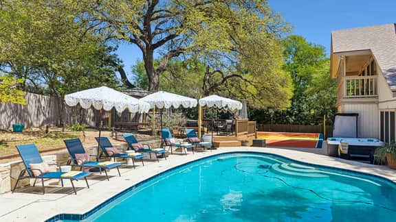 The Haven on Twisted Wood • 4BR | 3BA • Sleeps 12 - Image 3