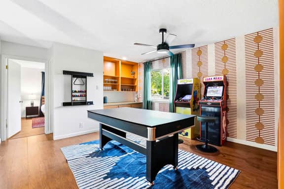Elegant Escape • Sleeps 14 • Games, Pool, Fire Pit
