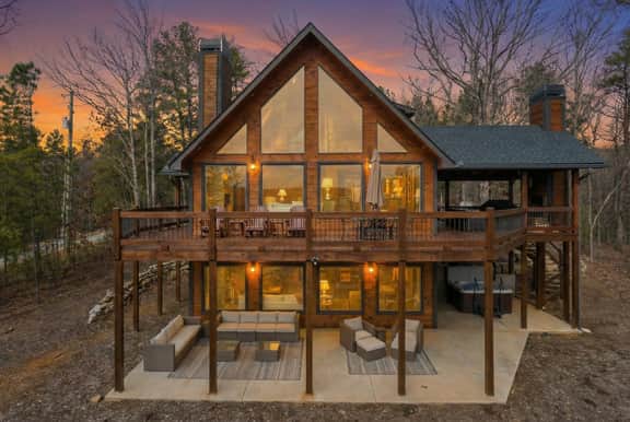 Epic Mountain Views: Hot Tub, Games and Firepit
