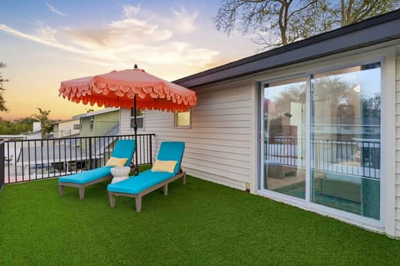 Sleeps 10 - Game Room - Putt Putt - Movie Theater