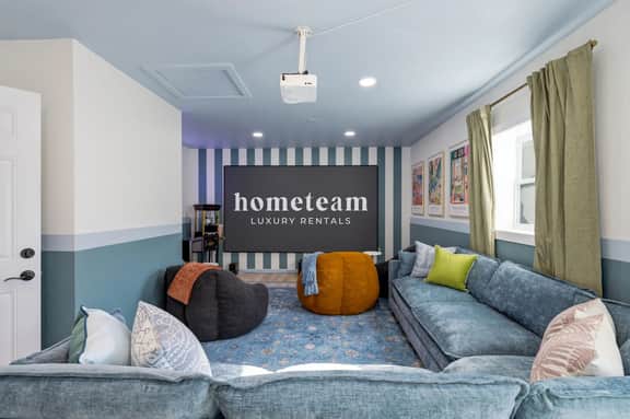 Sleeps 10 - Game Room - Putt Putt - Movie Theater
