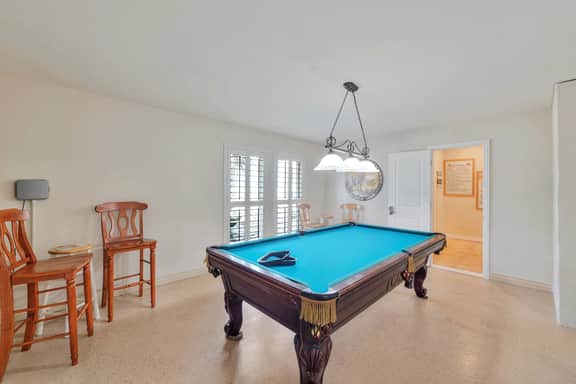 Sunrise Beach Villa~ Beach Views~Private Elevator