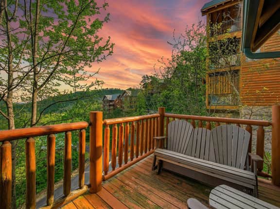 Black Bear Escape • Mtn Views, Hot Tub, Game Room