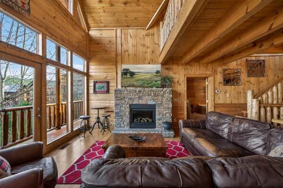Black Bear Escape • Mtn Views, Hot Tub, Game Room