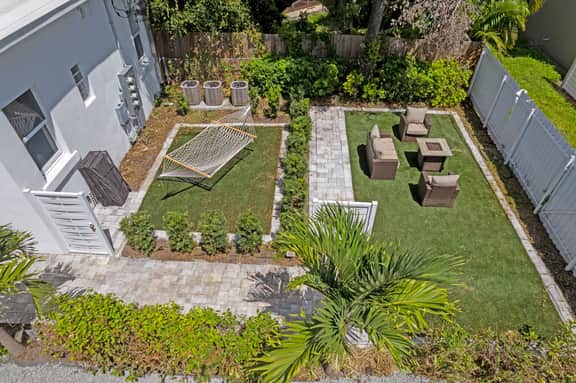 Pineapple Paradise - 13 min to Beach - Fire Pit