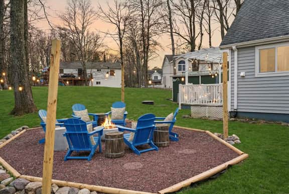 Poconos Summit Stay: Indoor Hot Tub, Sauna & Games