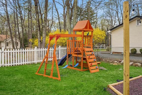 Poconos Summit Stay: Indoor Hot Tub, Sauna & Games