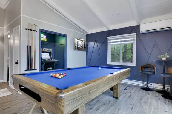 Bluewood Escape: Sauna, Hot Tub, Game Room - Image 2