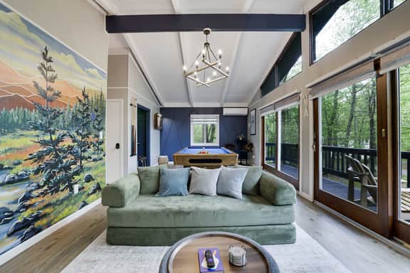 Bluewood Escape: Sauna, Hot Tub, Game Room