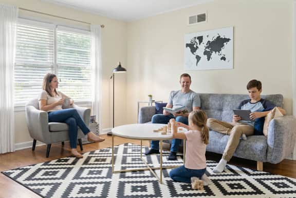 Modern Memphis Retreat - Sleeps 7 - Fireplace