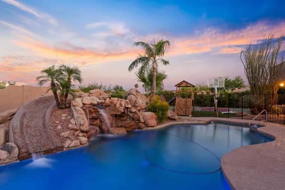 The Good Life Oasis | Luxury 5BR Home | Sleeps 16