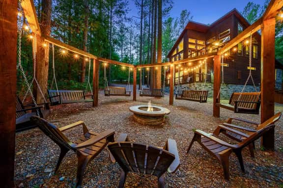 Aspen Creek Lodge • Spacious Luxury Cabin Retreat