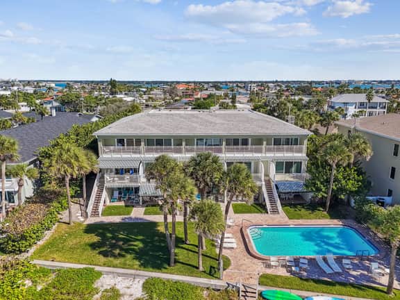 Beachfront Bliss - Outdoor Pool - Sleeps 6