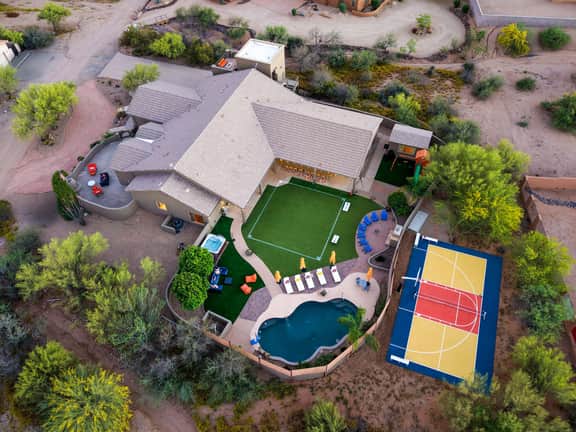 Suncrest Retreat - Pool, Pickleball, Theater