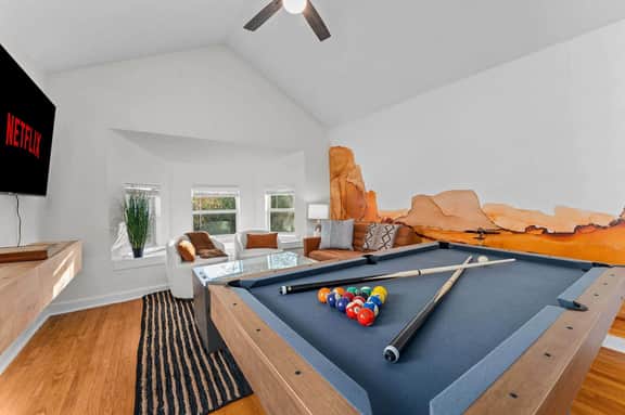 Sleeps 16 - Roof Top - Game Room - Pet Friendly