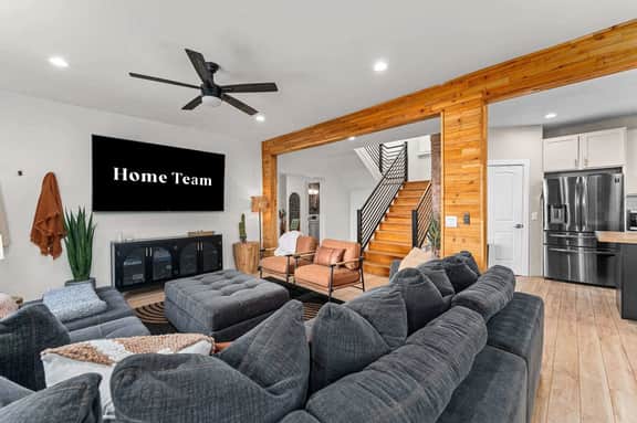 Sleeps 16 - Roof Top - Game Room - Pet Friendly