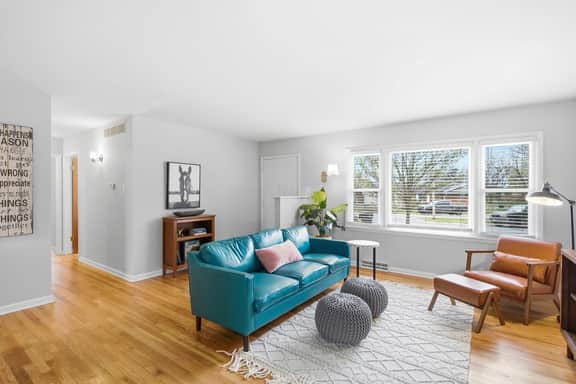 Modern Home • Sleeps 6 • Near Downtown & Mizzou