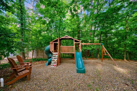 Sleeps 18 - Hot Tub - Playground - Games - Firepit