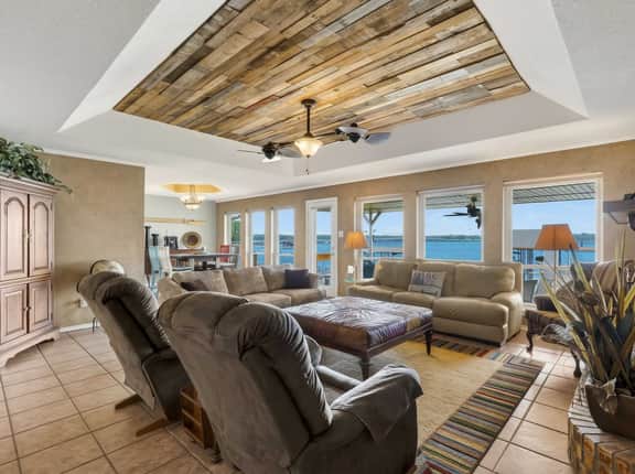 Cedar Creek Lake Escape • Lakefront + Private Dock