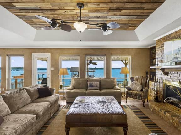 Cedar Creek Lake Escape • Lakefront + Private Dock