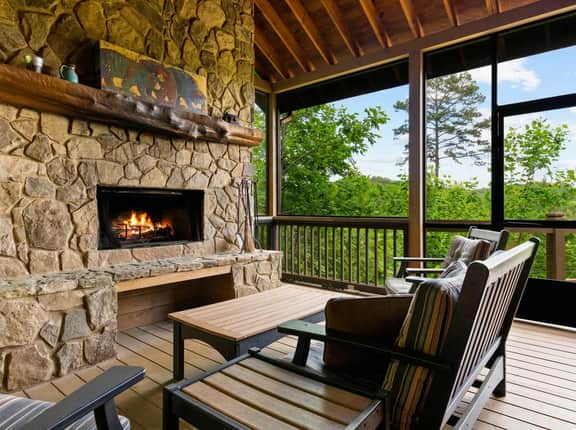 Mtn Cabin w/ Hot Tub • Game Room • Grill • Views