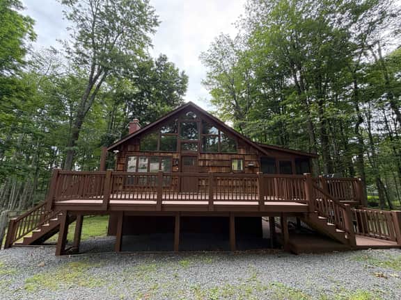 Pocono Lake Escape | Sleeps 6
