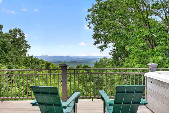 Luxury Mtn Retreat: Hot Tub, Sleeps 18, Game Room