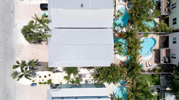 Holmes Beach - Pool - Minutes to Beach - Sleeps 8