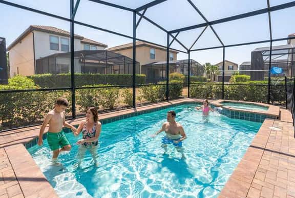 Mins away from Theme Parks • Resort Access • Pool