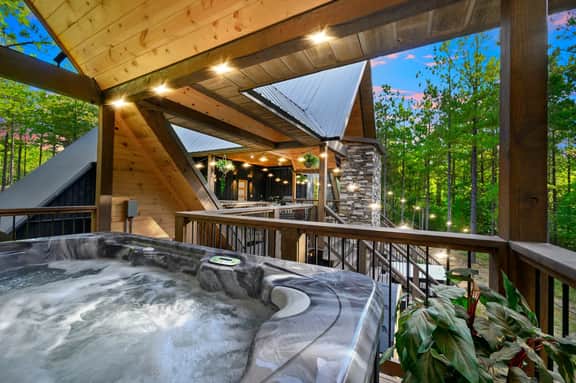 Hoch-A-Frame | Sauna, Hot Tub & Broken Bow Pines