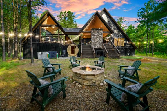 Hoch-A-Frame | Sauna, Hot Tub & Broken Bow Pines