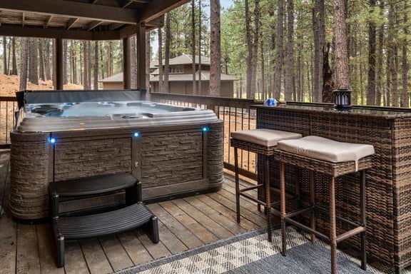 The Treehouse Cabin | Sauna & Hot Tub