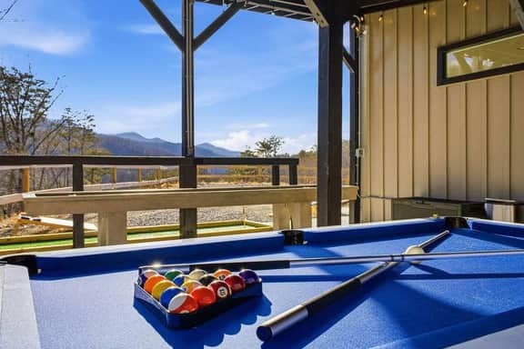 Bryson City Cabin | Sauna & Hot Tub
